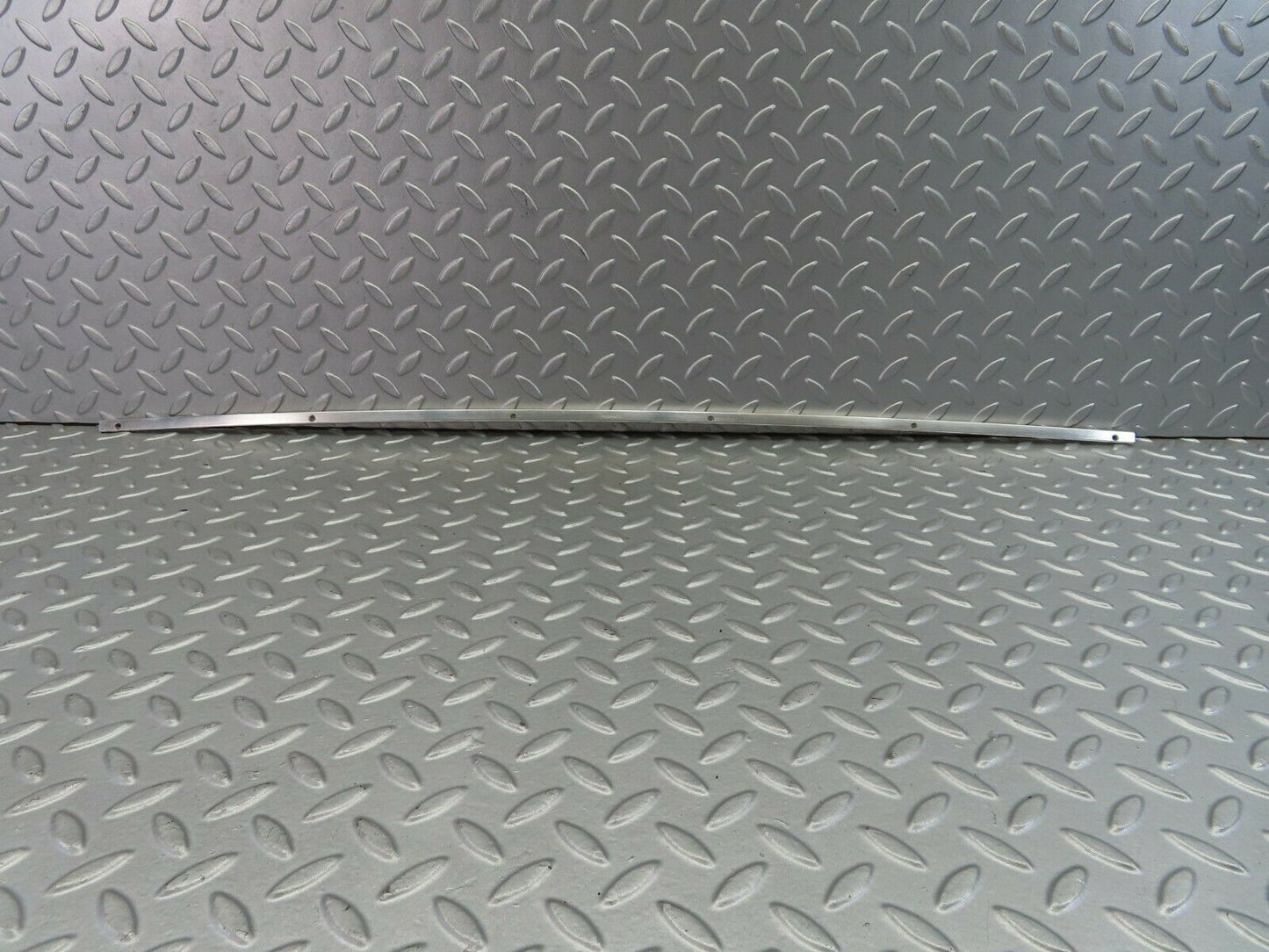 7525 Mercedes-Benz S123 230TE Wagon Sunroof Trim Webasto