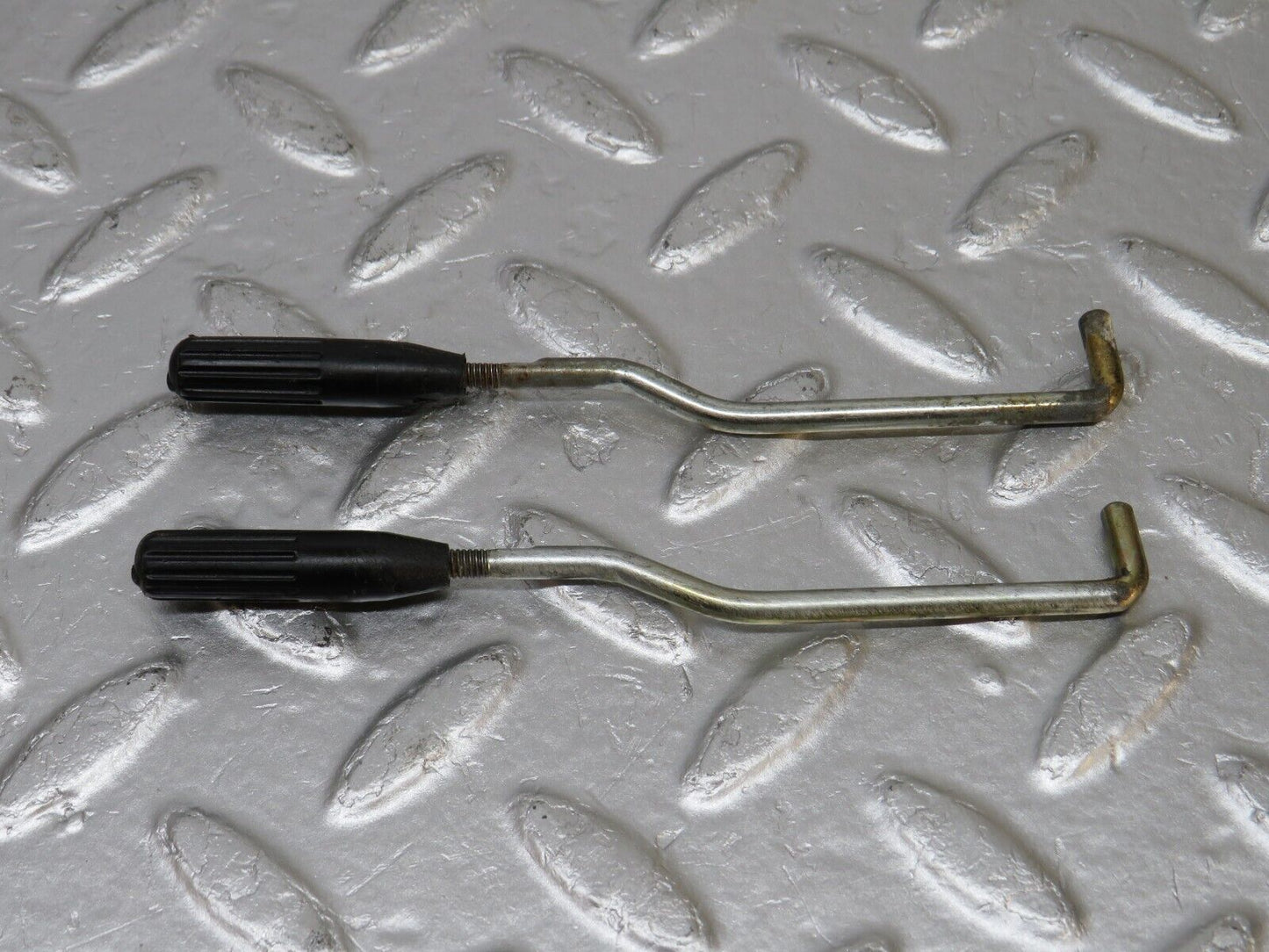 33636 Mercedes-Benz W201 190LE Front Door Lock Knob Pair