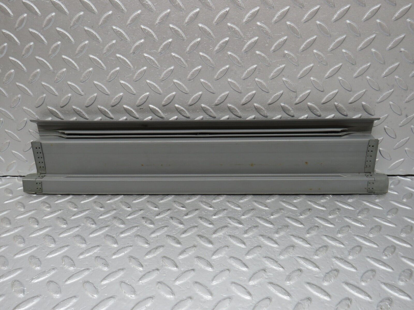 35991 Mercedes-Benz W126 420SE Rear Right Door Sill Trim Grey