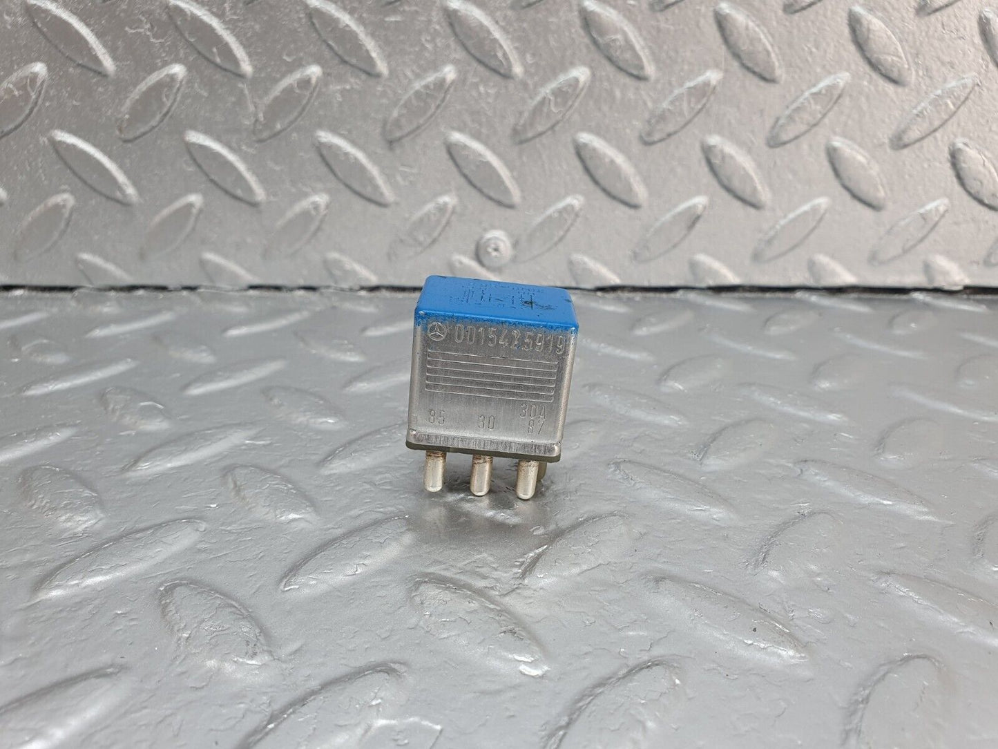 42950 Mercedes-Benz W201 190 2.0L Multi Purpose Relay 0015425919