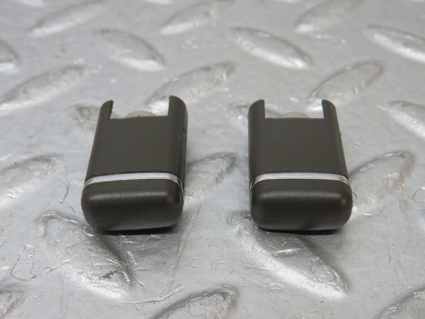 35251 Mercedes-Benz W221 Door Lock Knob Pair