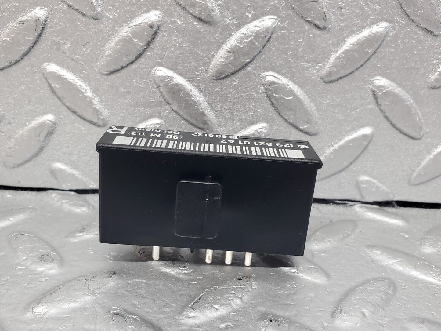 44899 Mercedes-Benz R129 300SL Coupe Right Seat Locking Relay 1298210147