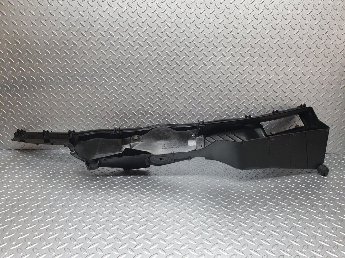 42001 Mercedes-Benz W202 C200 Air Duct 2028300144