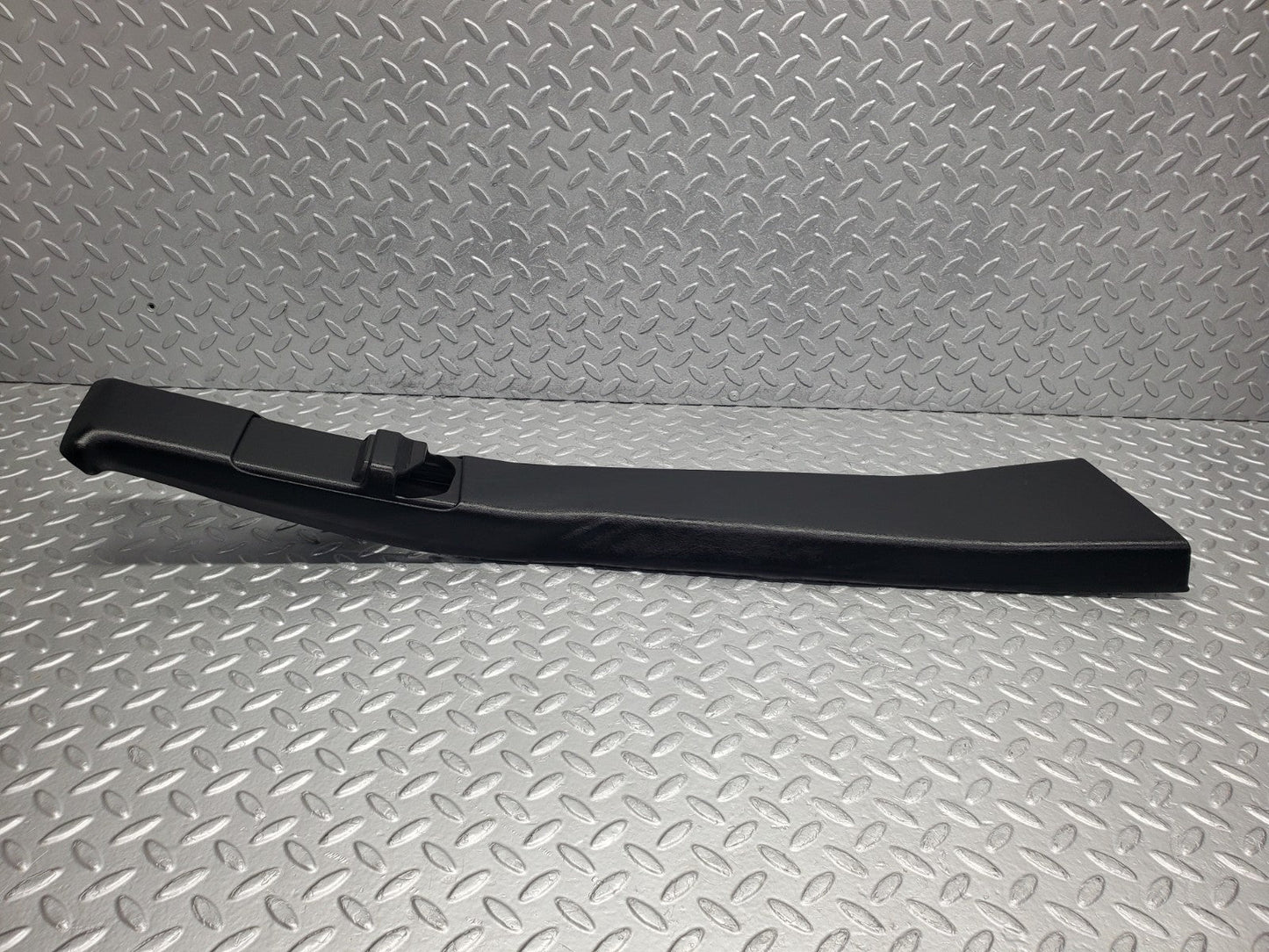 W201 Baby Benz b pillar cover right used OEM