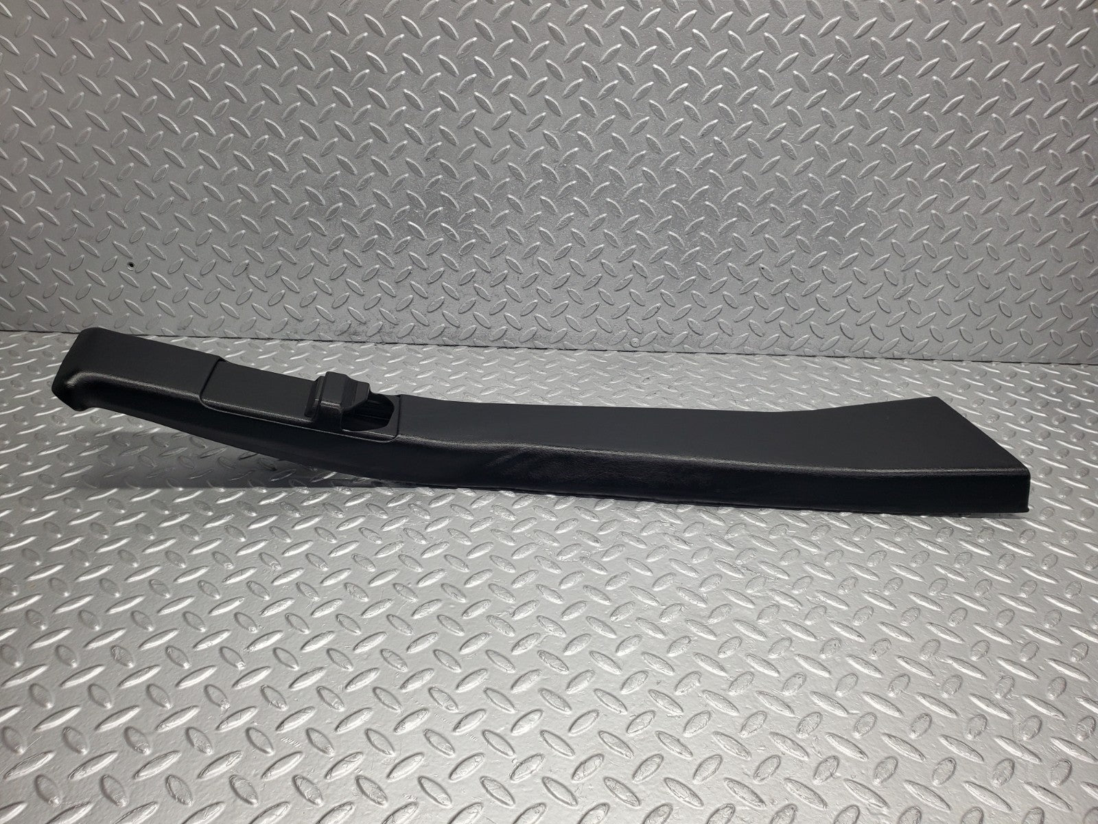 W201 Baby Benz b pillar cover right used OEM
