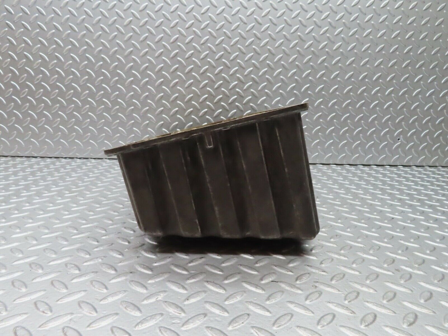 21368 Mercedes-Benz W123 230E Oil Pan Oil Sump 1020141702