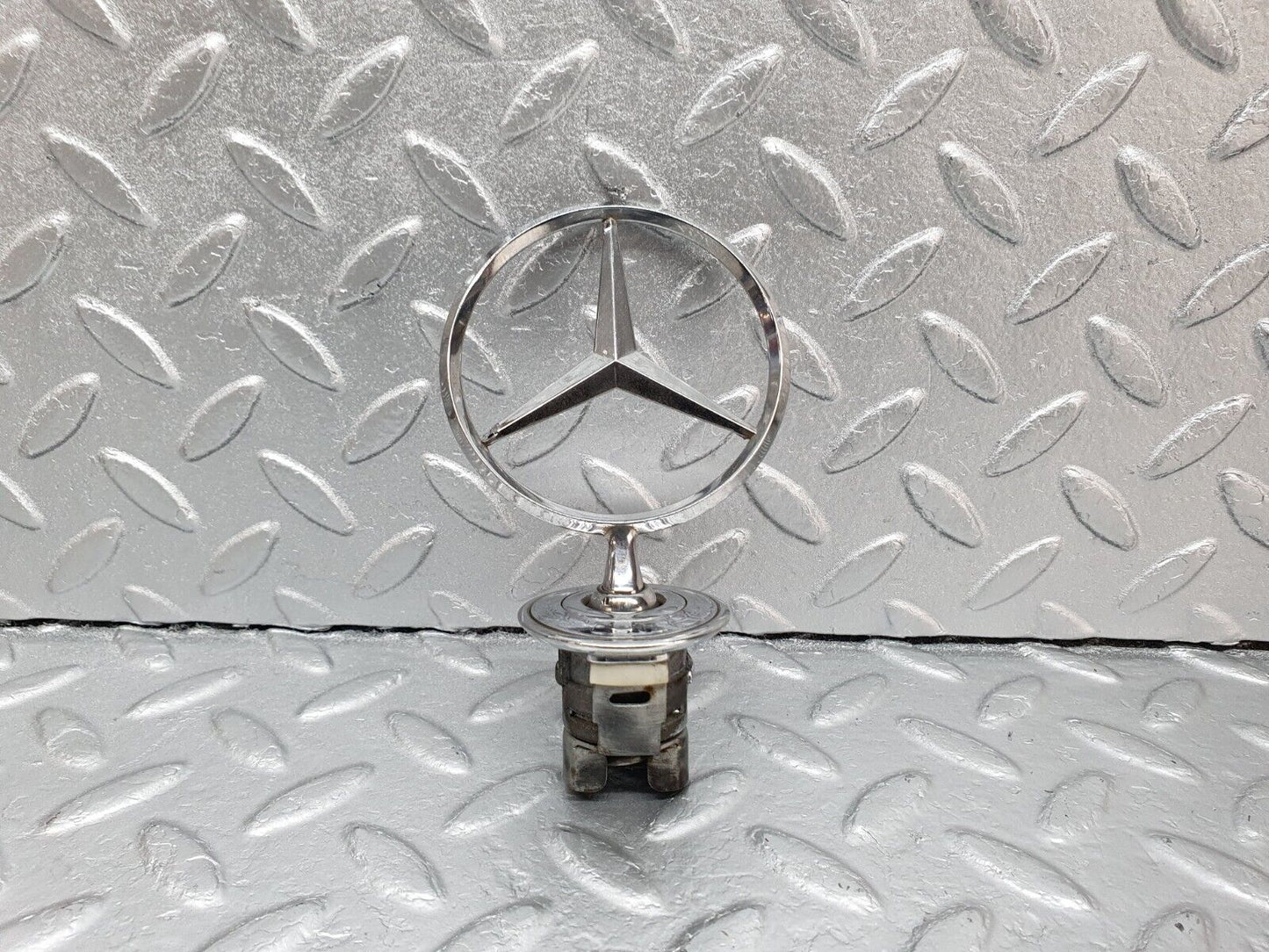 42041 Mercedes-Benz W202 C200 Front Emblem Badge