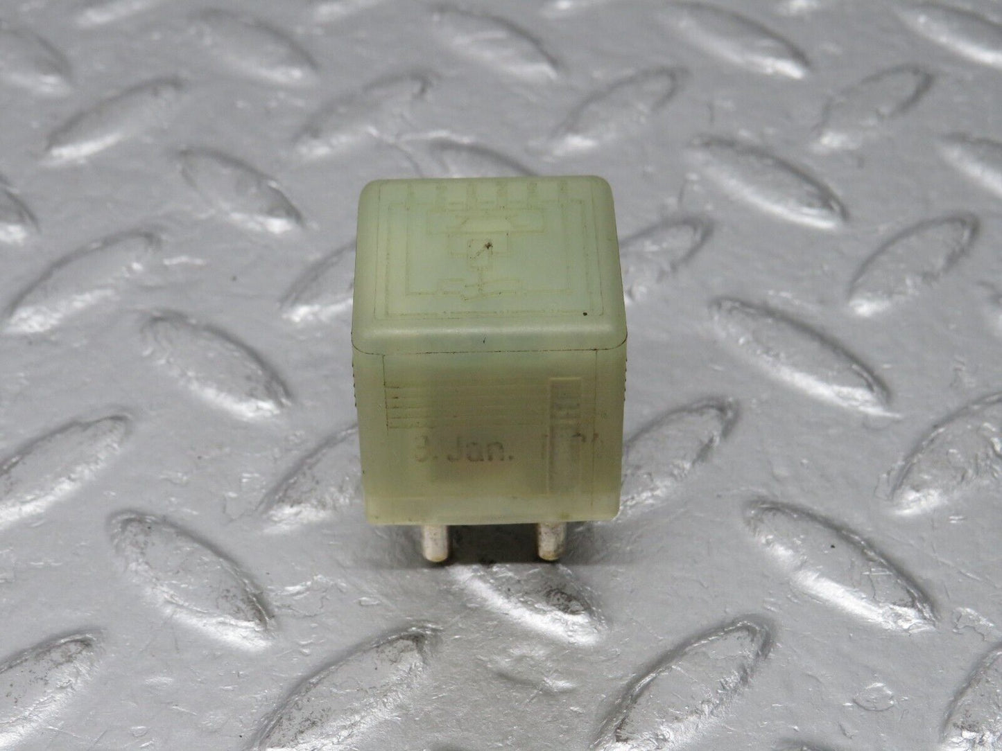 38537 Mercedes-Benz R129 280SL Coupe Door Window Control Relay 0015427819