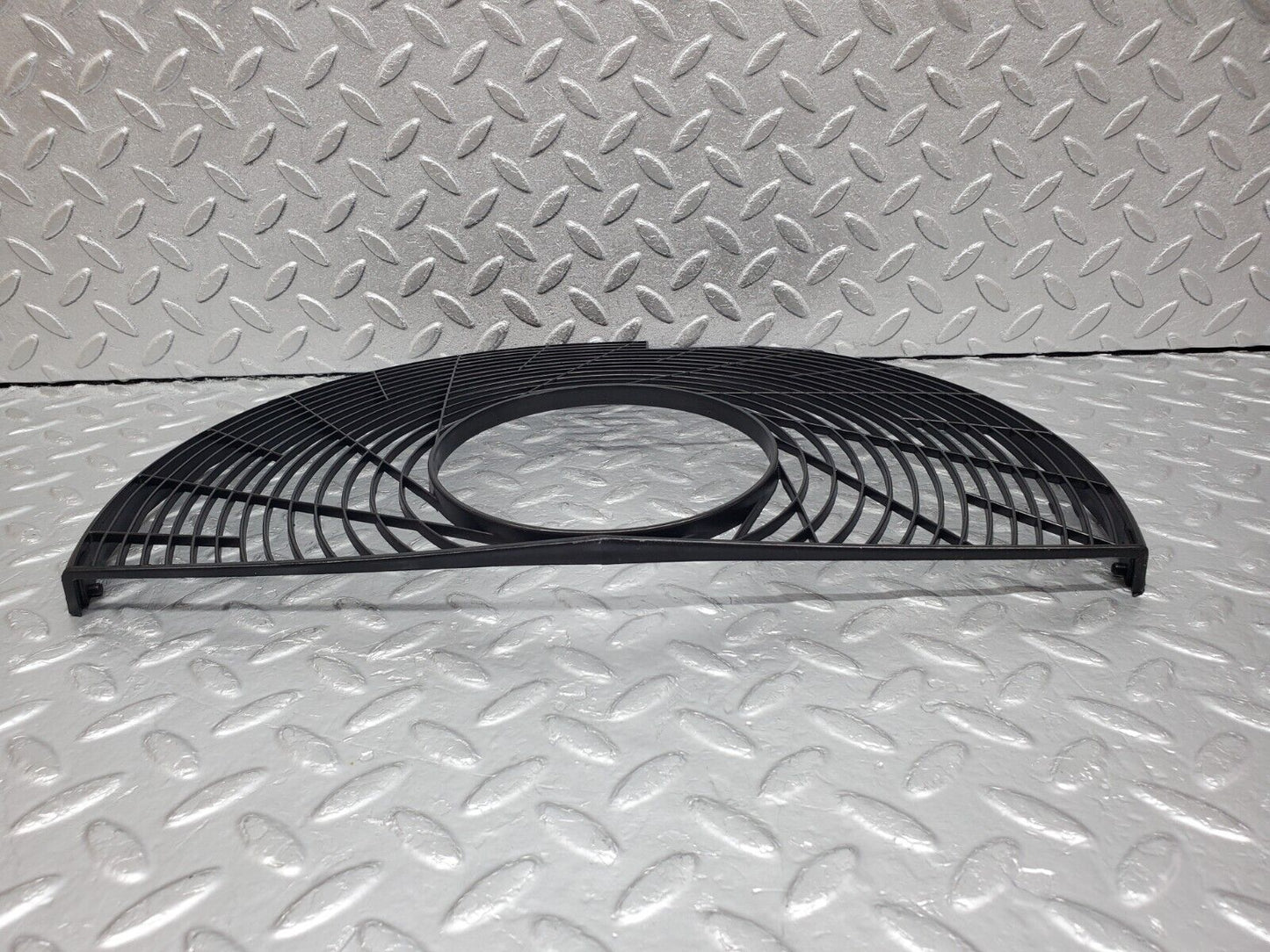 45912 Mercedes-Benz W126 420SE Radiator Fan Shroud Fan Cover 1165030001