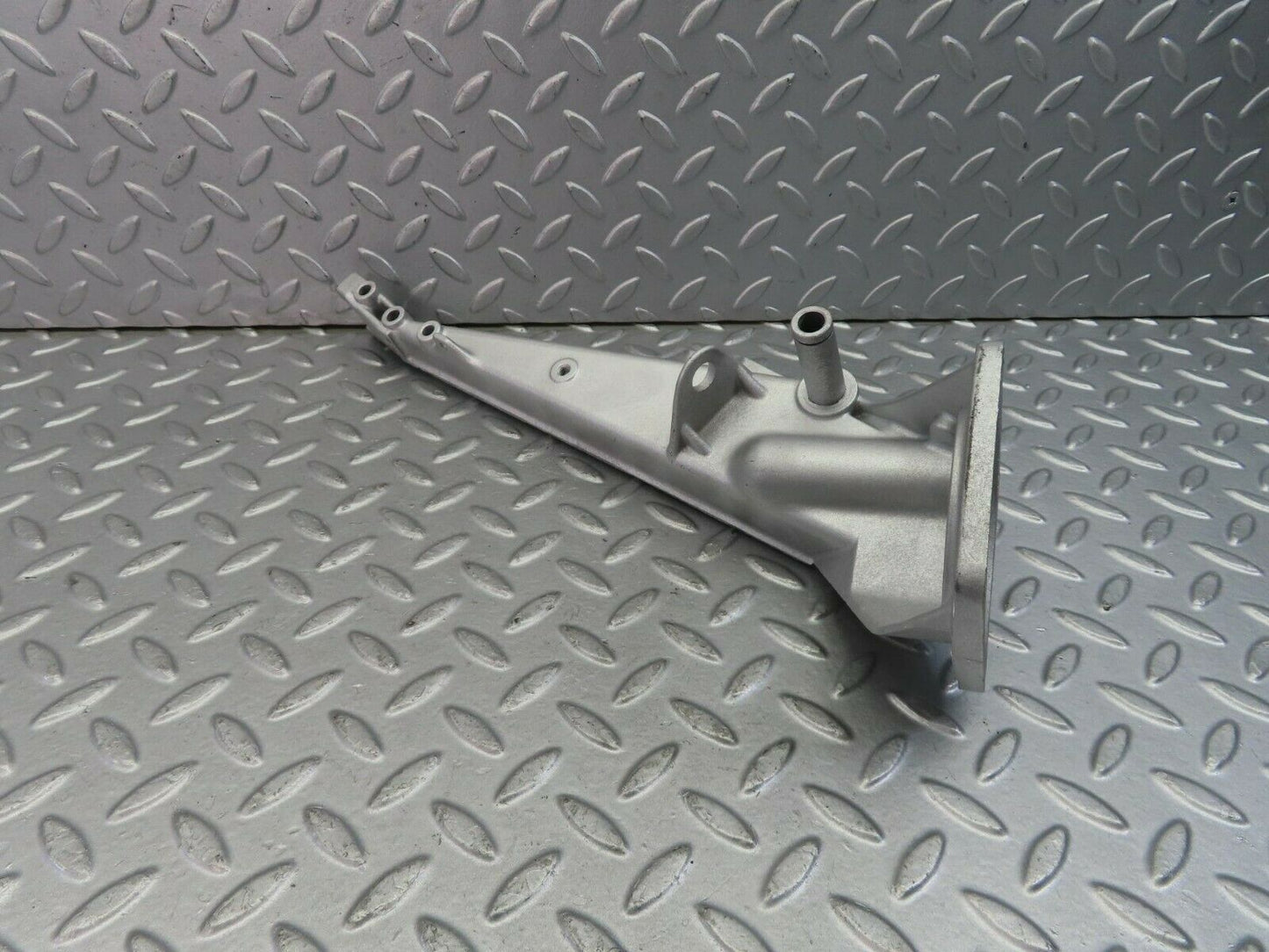 9096 Mercedes-Benz W115 brake pedal bracket 1152940701