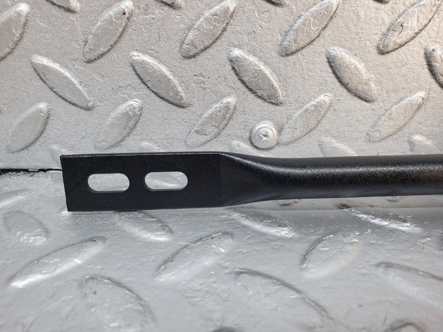 45934 Mercedes-Benz W126 420SE Horn Bracket