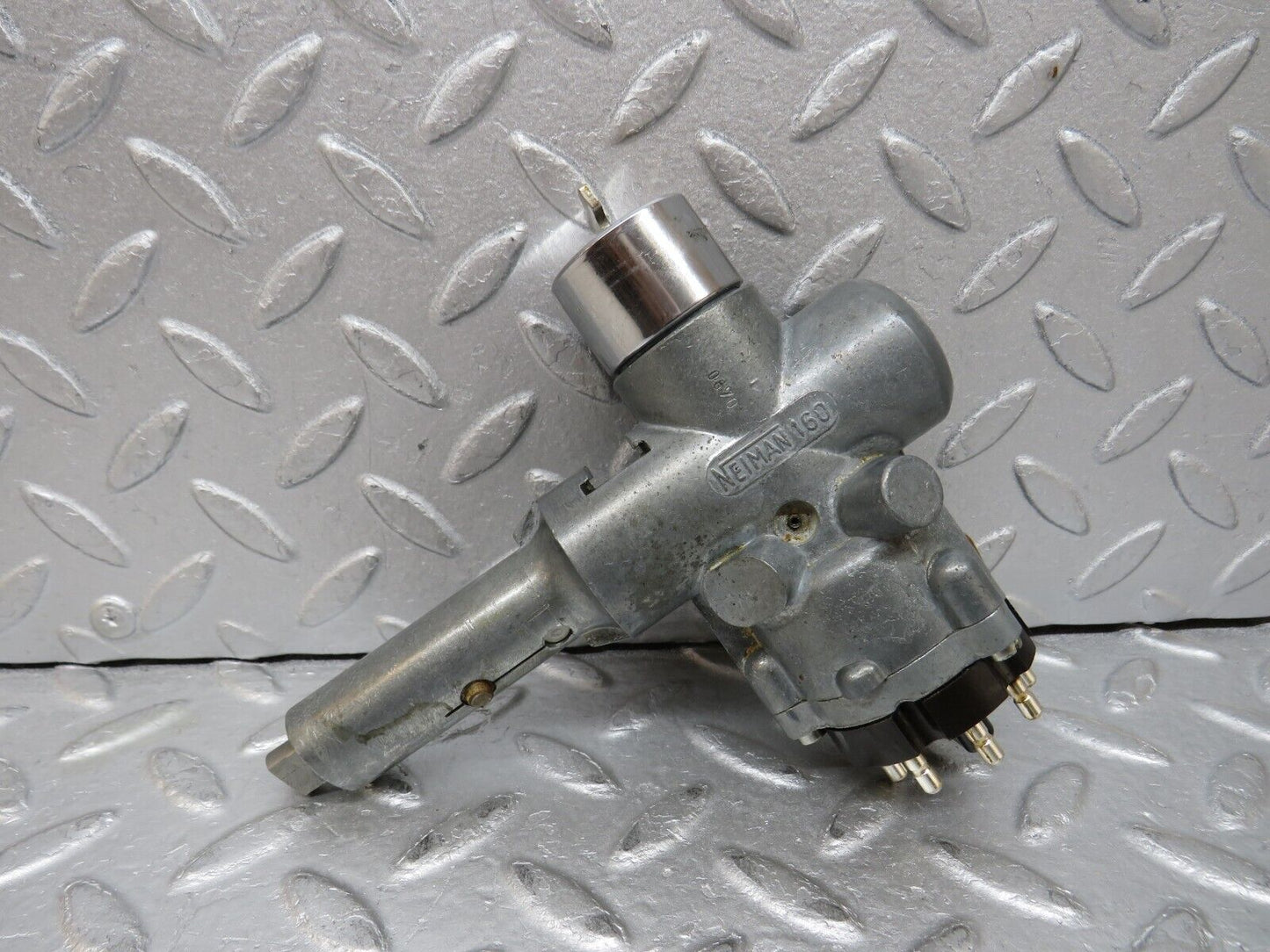 37477 Mercedes-Benz W109 300SEL Steering Lock Ignition Switch With Key 0004626930