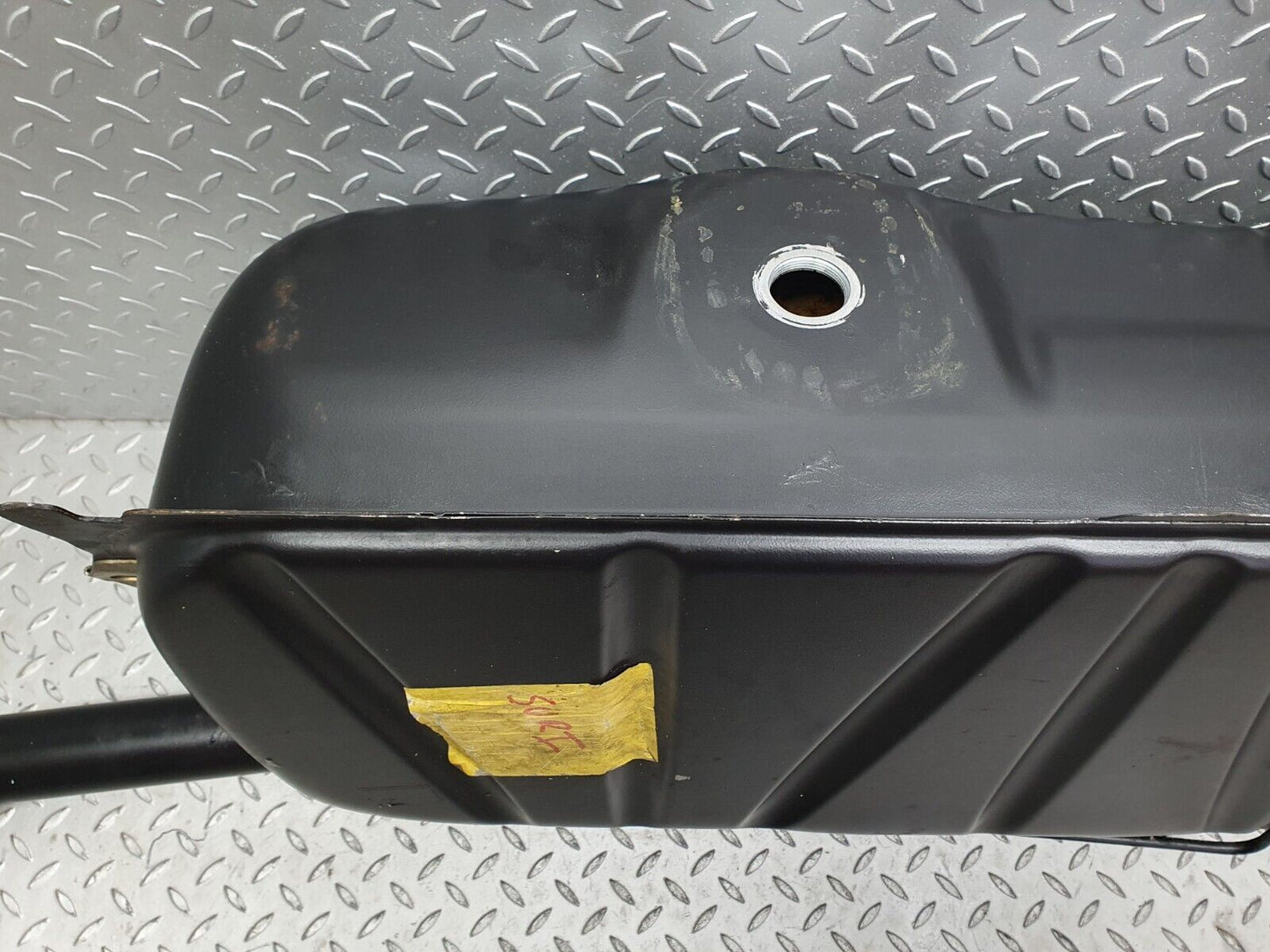 40843 Mercedes-Benz W123 300D Fuel Tank