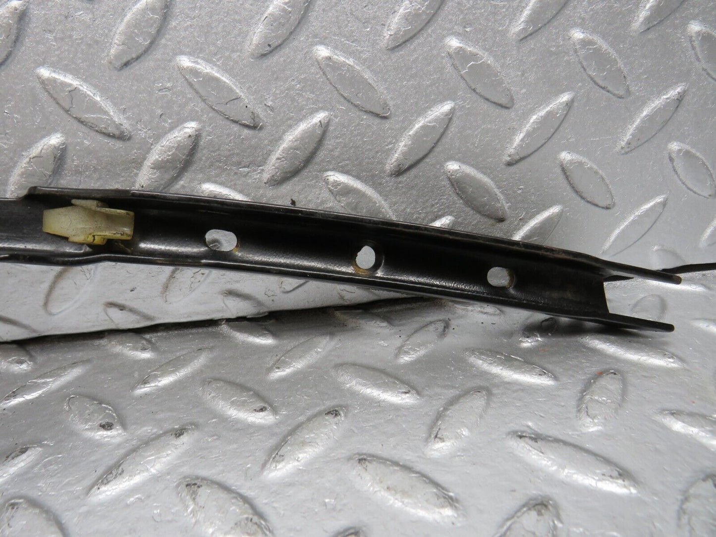 39660 Mercedes-Benz R129 320SL Coupe Left Door Front Window Channel