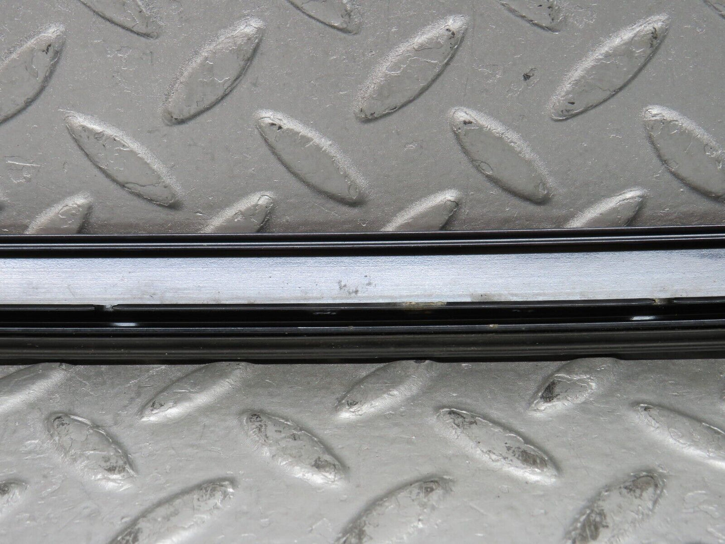 37896 Mercedes-Benz A124 320E Cabriolet A Pillar Exterior Moulding Trim Right