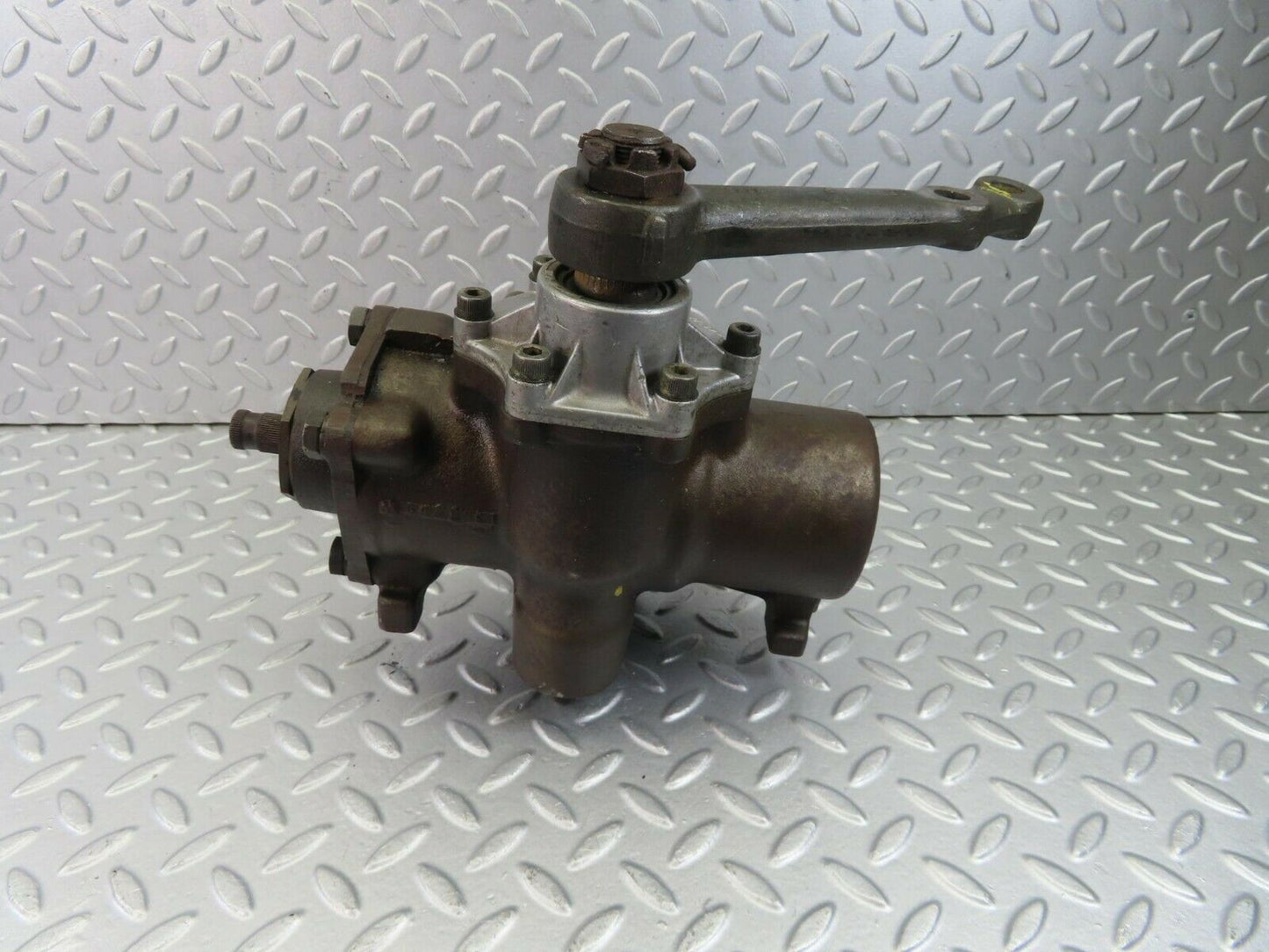 8909 Mercedes-Benz W114 Steering Box 1144610501