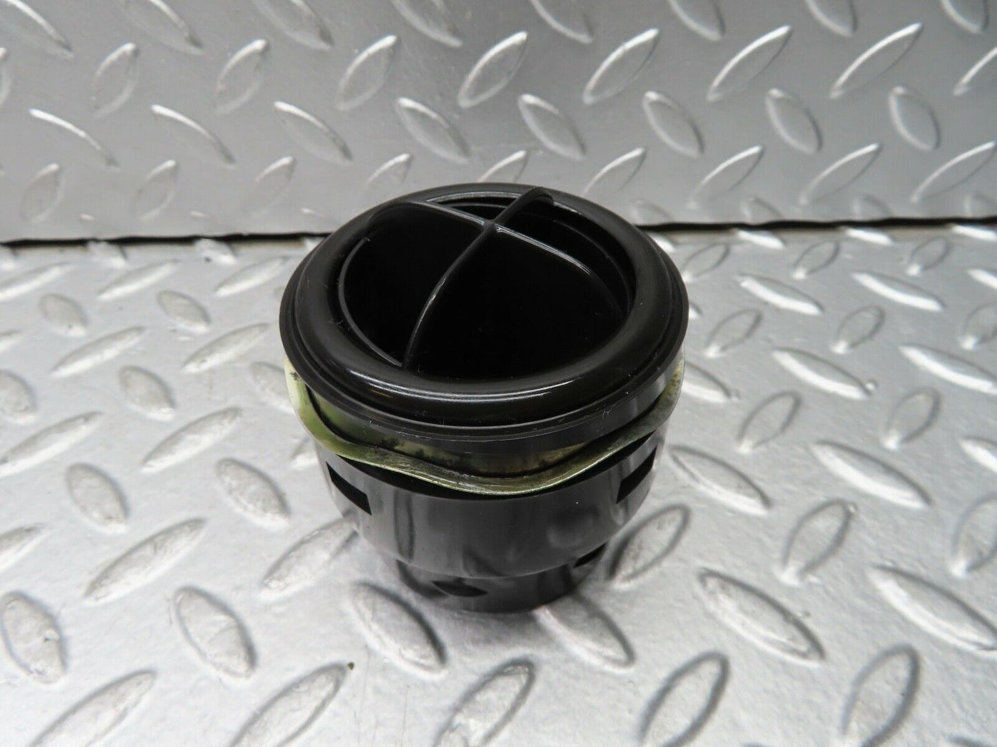 20589 Mercedes-Benz R107 450SL Dashboard  Air Vent