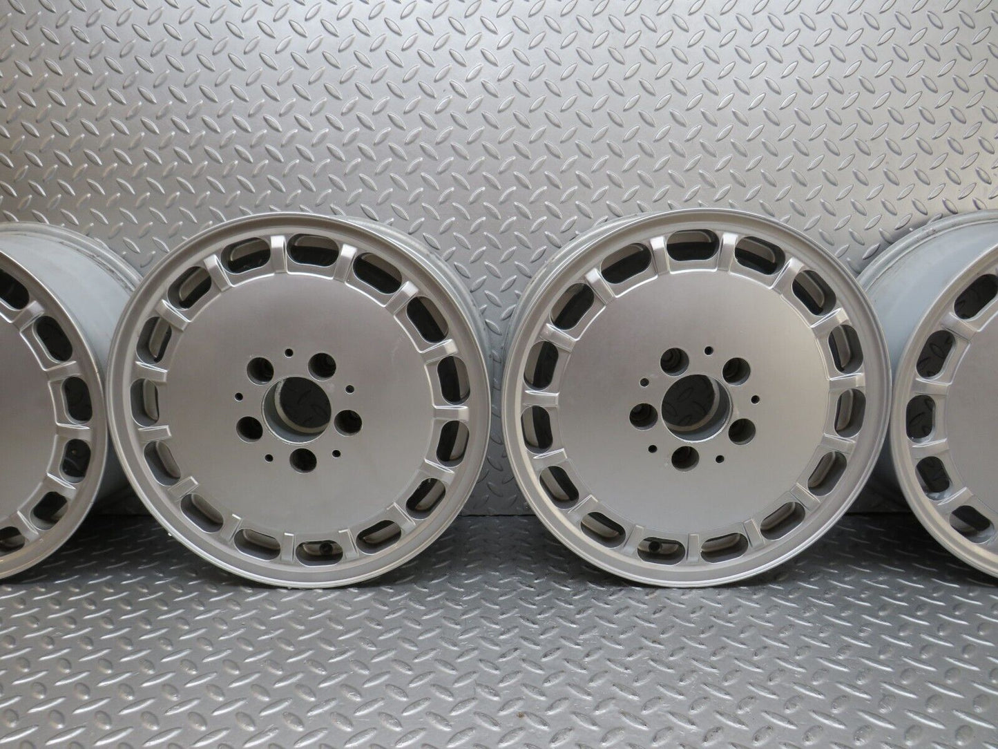36923 Mercedes-Benz Alloy Wheel Set 7Jx15 H2 ET44 2014001302