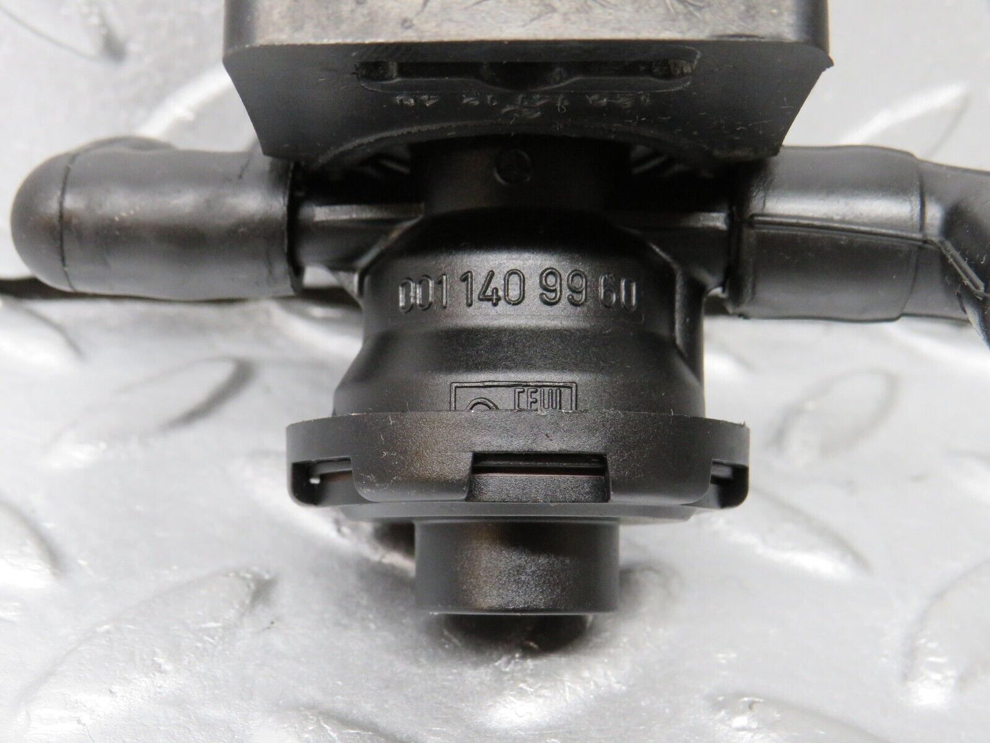 38326 Mercedes-Benz R129 280SL Coupe Fuel Regeneration Valve 0011409960 1201411240