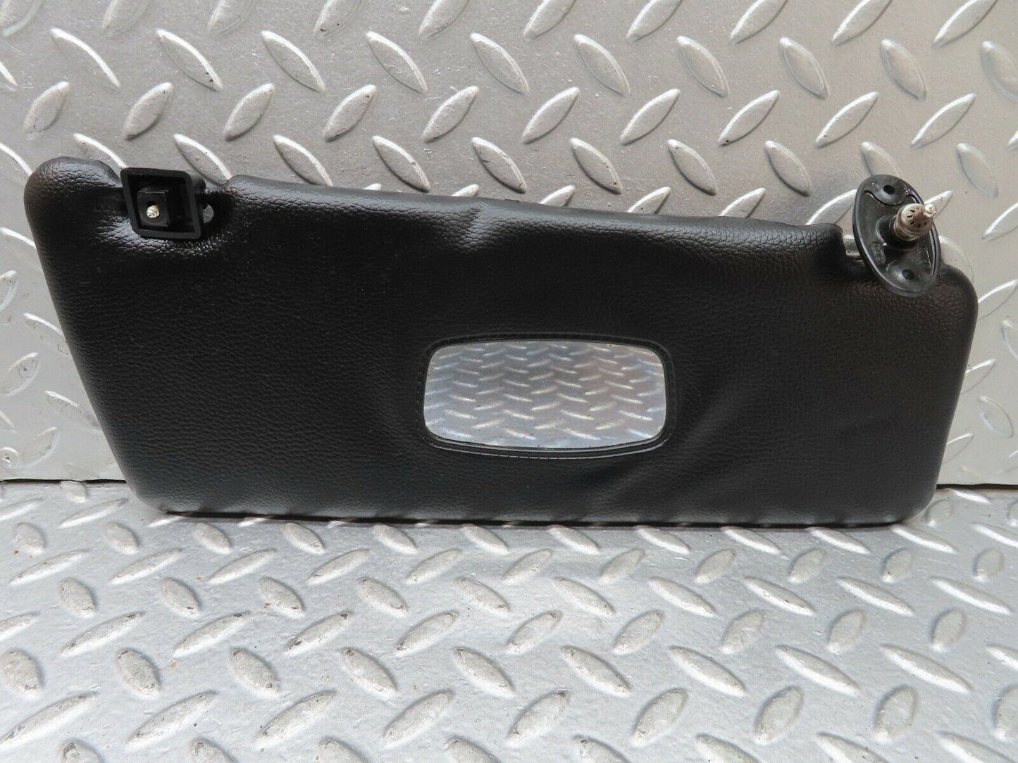 19039 Mercedes-Benz W123 300D Sun Visor Right Side Black