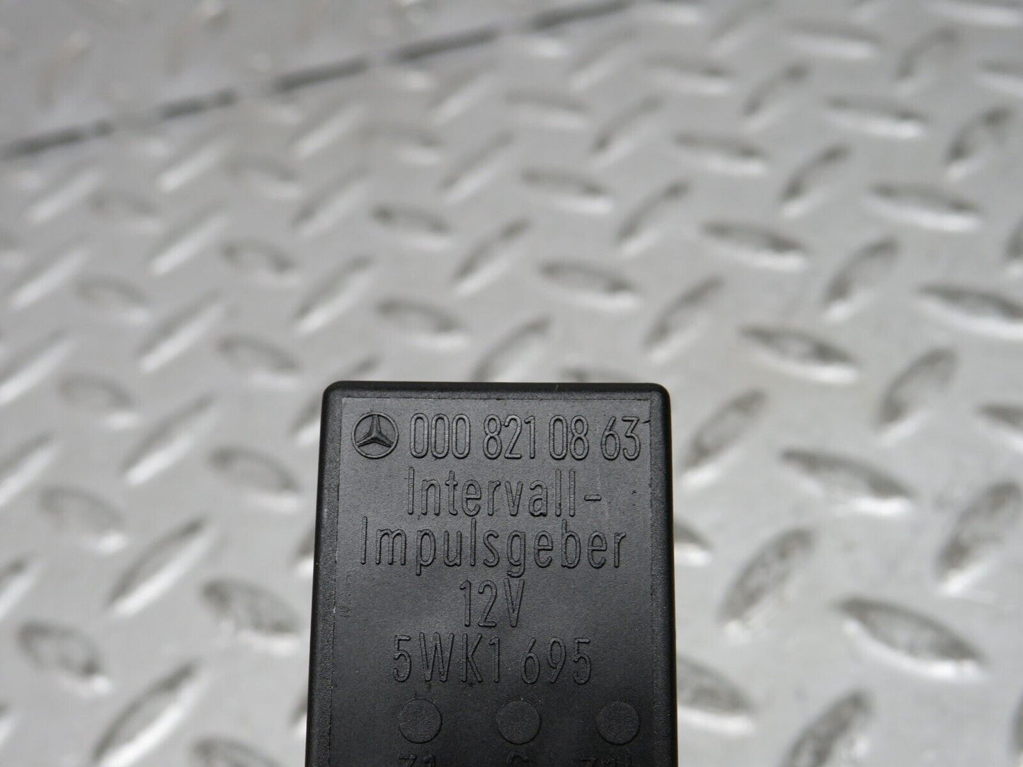 28316 Mercedes-Benz S123 240D Wagon Intermittent Wiper Relay 0008210863