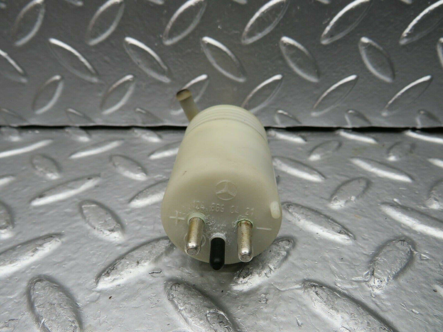 22487 Mercedes-Benz C124 E220 Coupe Windscreen Washer Pump 1248690421