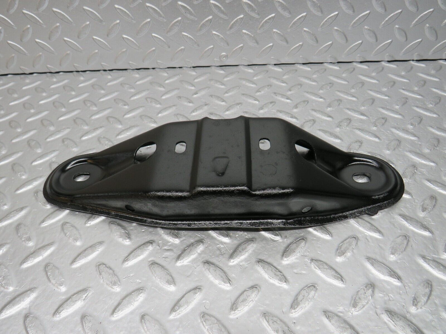 31672 Mercedes-Benz W201 190LE 1.8L Gearbox Mount Bracket