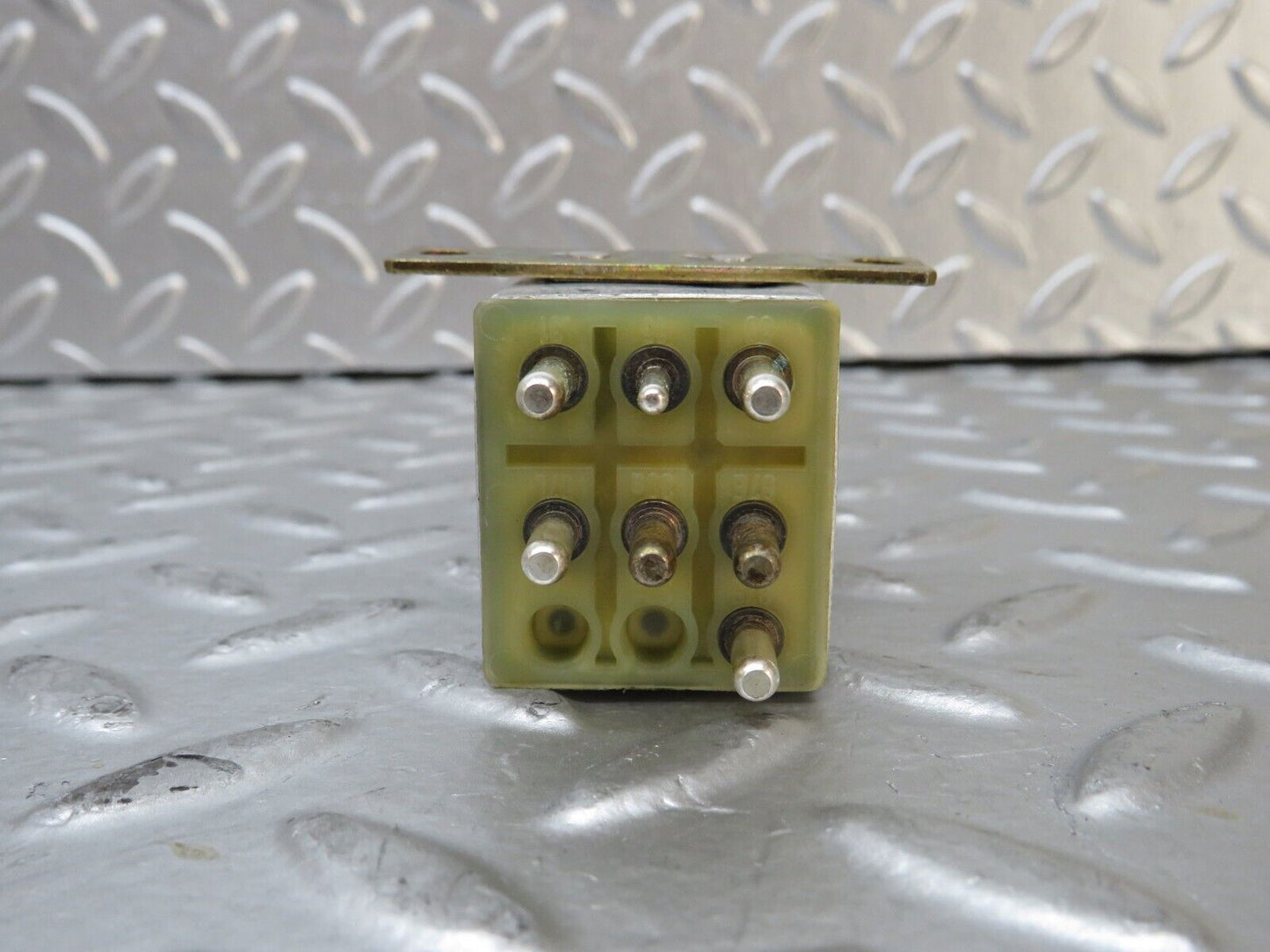 27548 Mercedes-Benz S124 300TE Wagon Overload Relay 2015403245