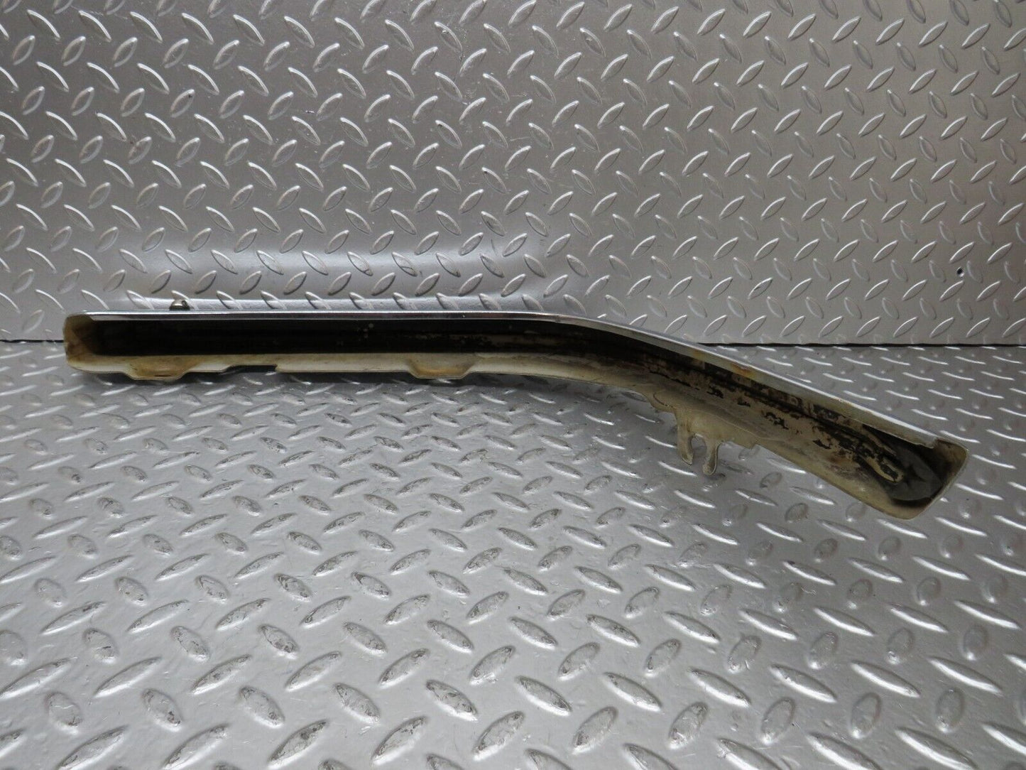 26362 Mercedes-Benz W116 450SE Front Right Upper Bumper Corner