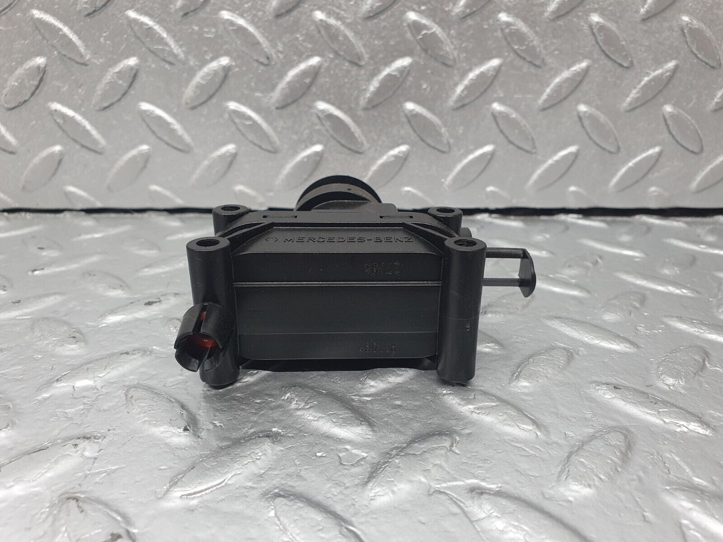 42479 Mercedes-Benz R129 320SL Coupe Left Door Lock Vacuum Actuator