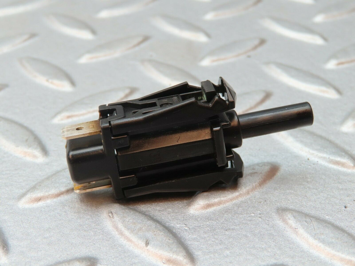 4207 Mercedes-Benz V123 240D LWB Door Contact Switch 0015458714