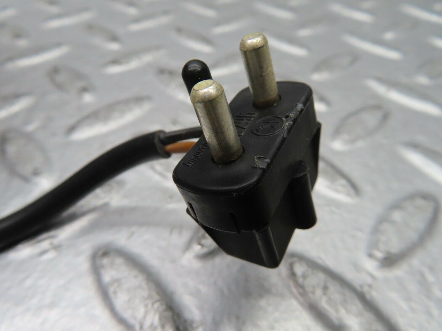 21609 Mercedes-Benz W126 300SE Front Wing Indicator Cable Wire 1249971881