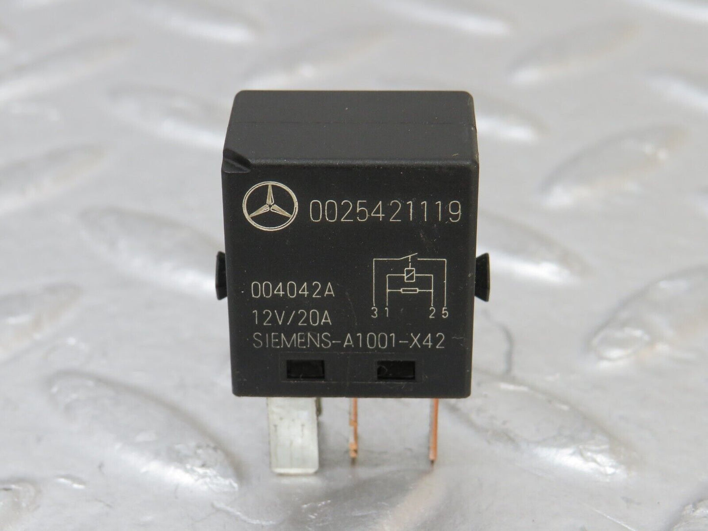 34872 Mercedes-Benz W210 320E Indicator Relay 0025421119