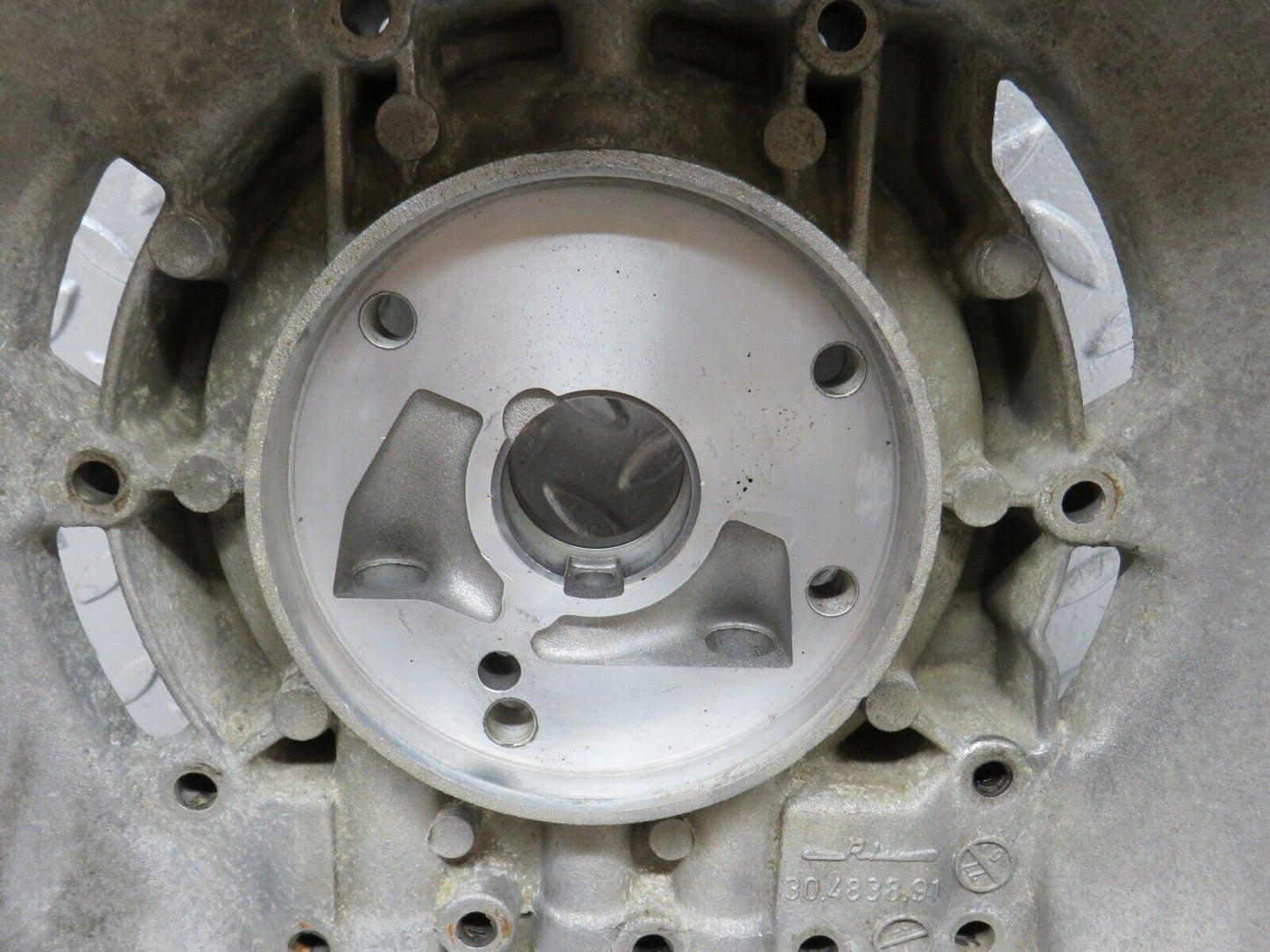 36405 Mercedes-Benz R107 450 Automatic Gearbox Bell Housing 722.002 1162570201