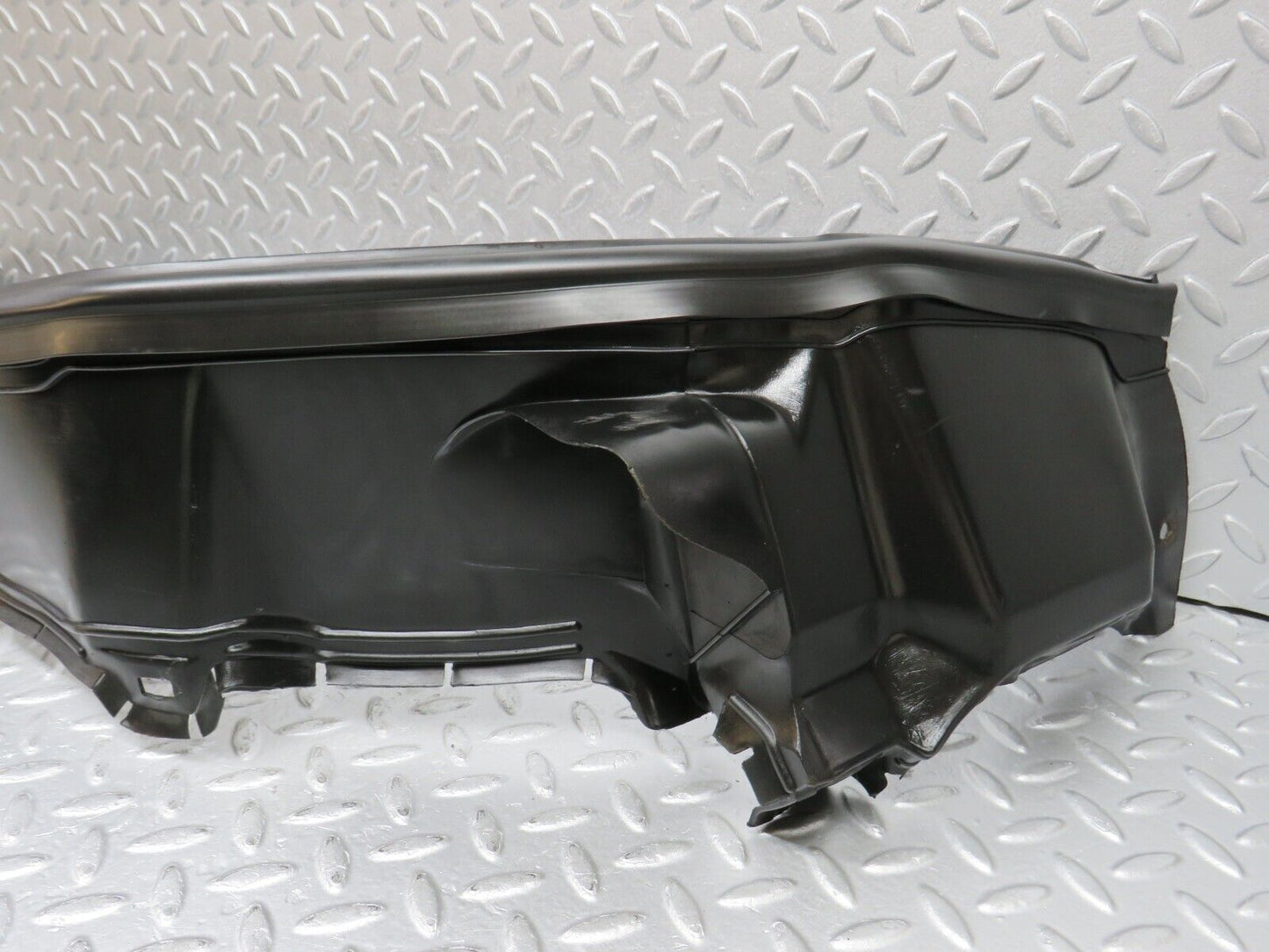 39024 Mercedes-Benz W201 190E Inner Mudguard Panelling Front Right 2018840235