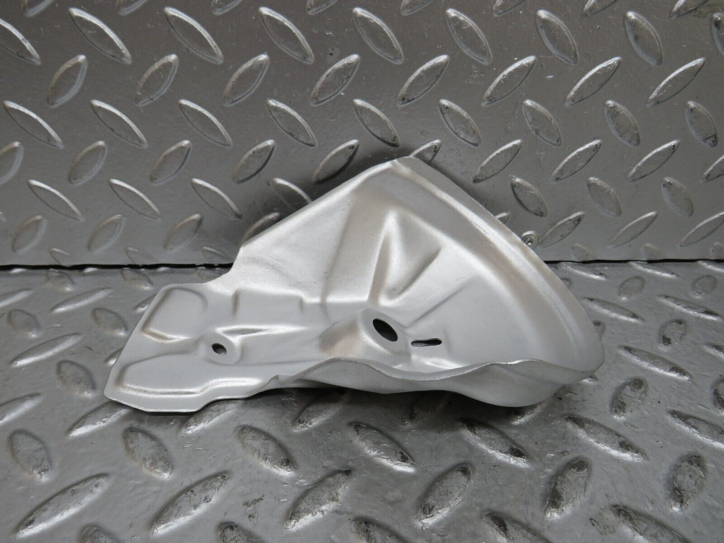 29104 Mercedes-Benz C124 320CE Coupe Engine Mount Bracket Heat Shield