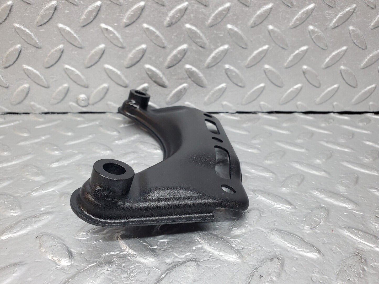 44995 Mercedes-Benz R129 300SL Coupe Air Conditioning Compressor Support Bracket