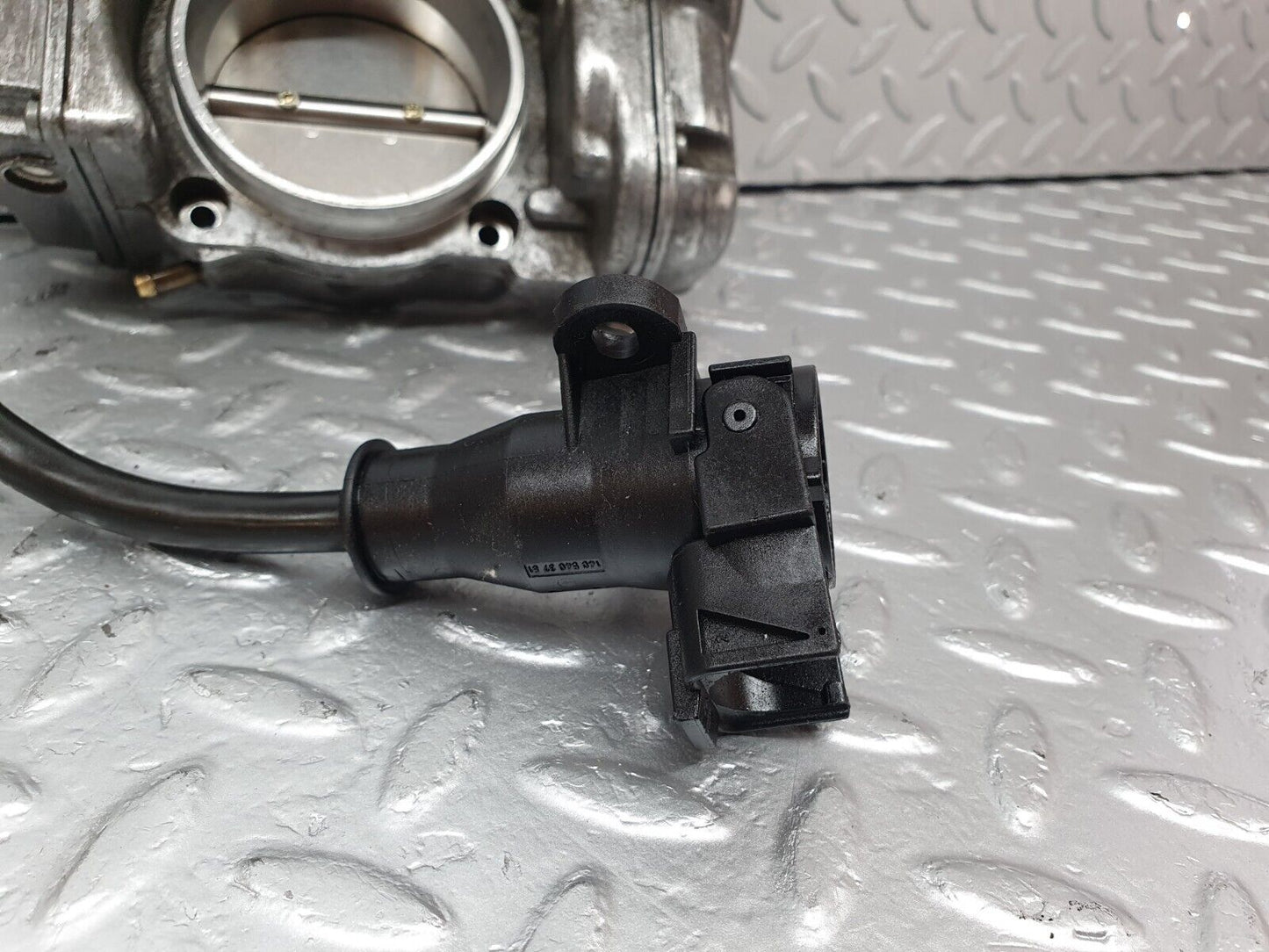 42499 Mercedes-Benz R129 320SL Coupe Throttle Body Valve VDO 0001414925