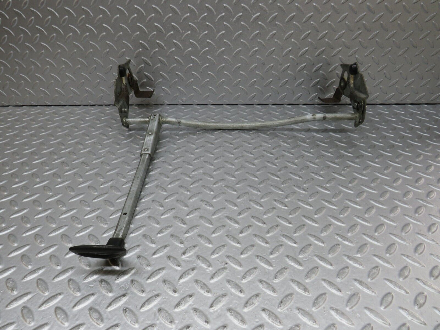35590 Mercedes-Benz R107 280SL Front Left Seat Sliding Adjust Handle