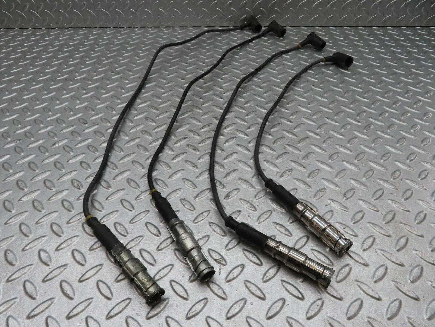 13593 Mercedes-Benz W123 200 Ignition Lead Set 0001565710
