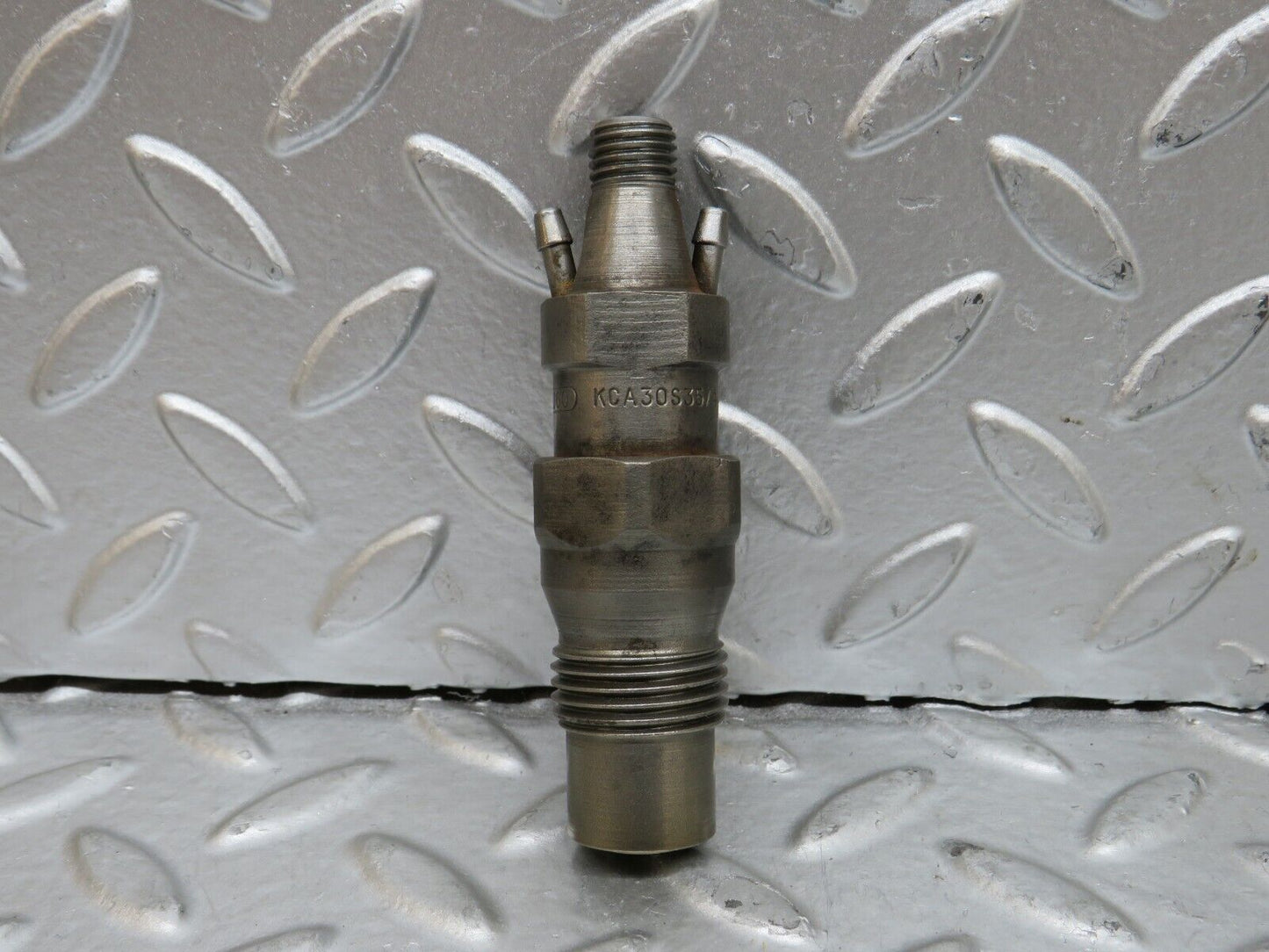 28502 Mercedes-Benz S123 240D Wagon Fuel Injector Bosch KCA30S35/4