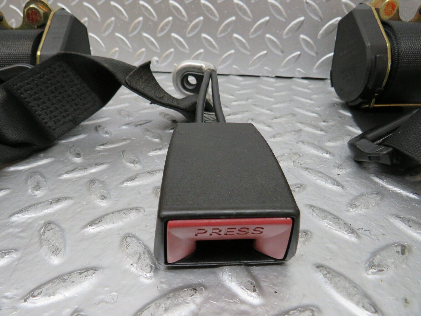 25986 Mercedes-Benz W124 280E Rear Seat Belt With Buckles 1248608585 124860148