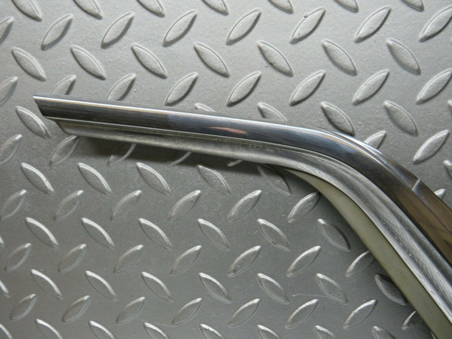 23785 Mercedes-Benz C107 450SLC Coupe Rear Window Trim Left 1076980189