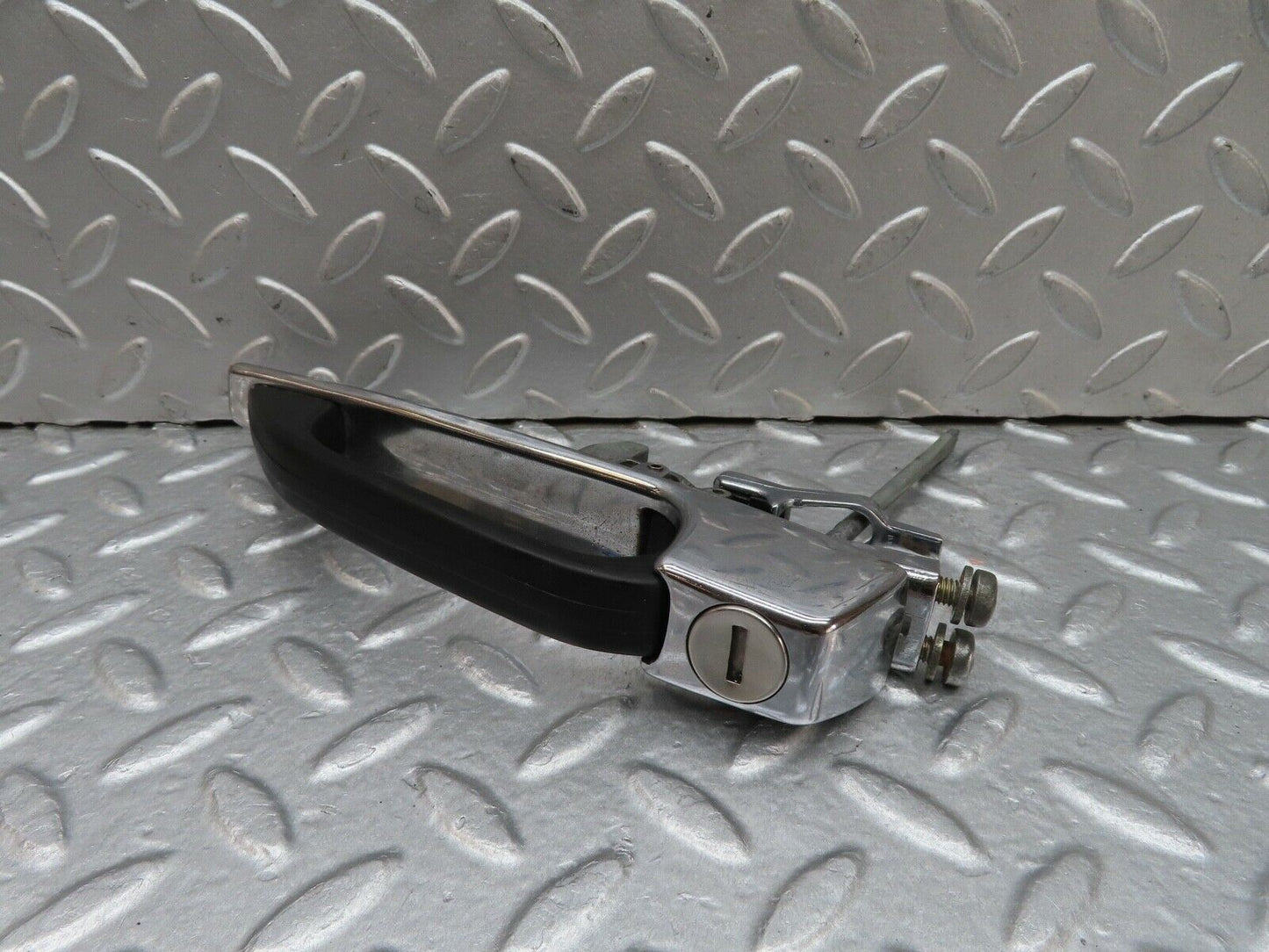 17948 Mercedes-Benz W123 200 Front Right Exterior Door Handle 1237600259