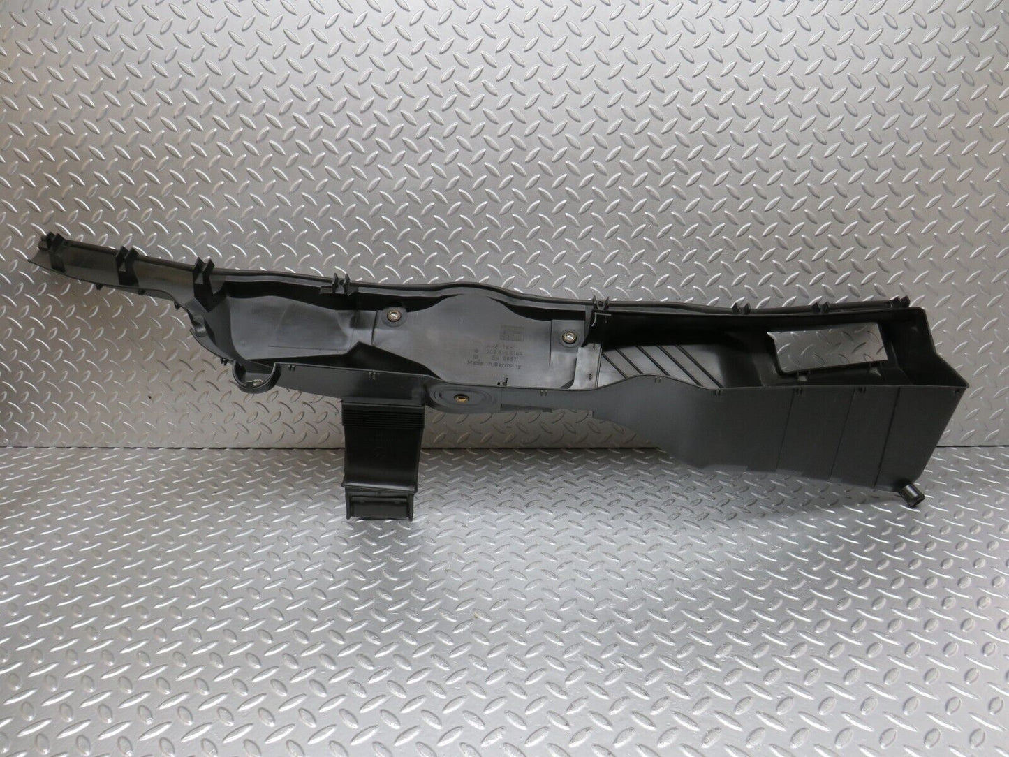 33514 Mercedes-Benz W202 C180 Air Duct 2028300144 2028300325