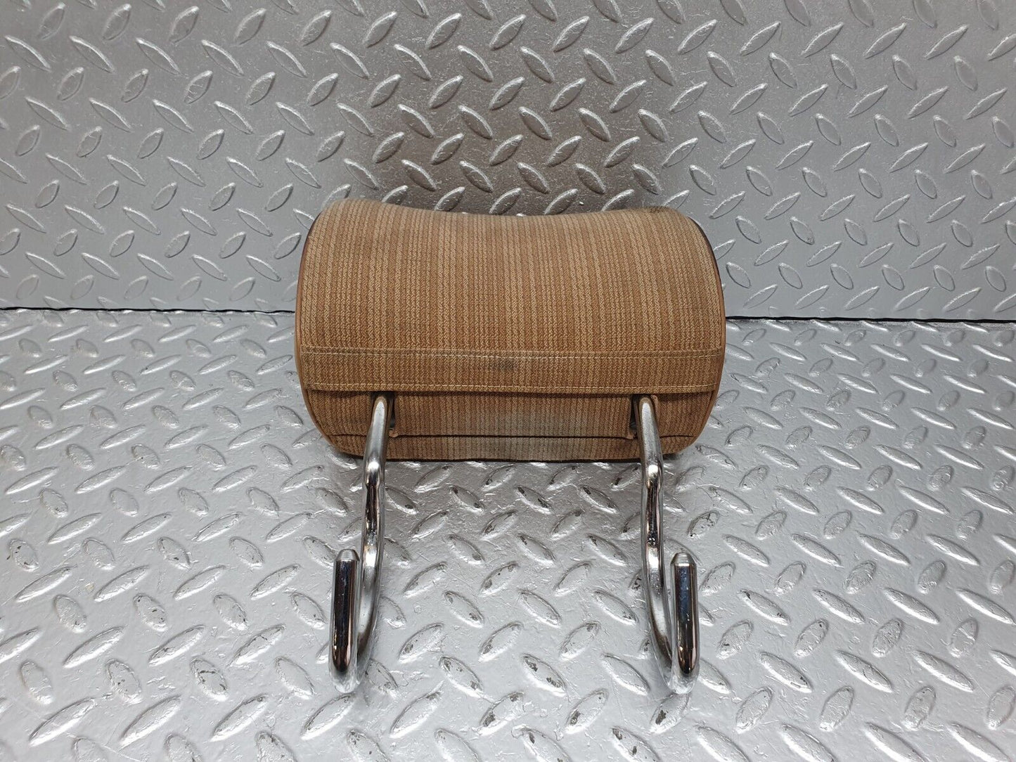41725 Mercedes-Benz W124 200E Rear Headrest
