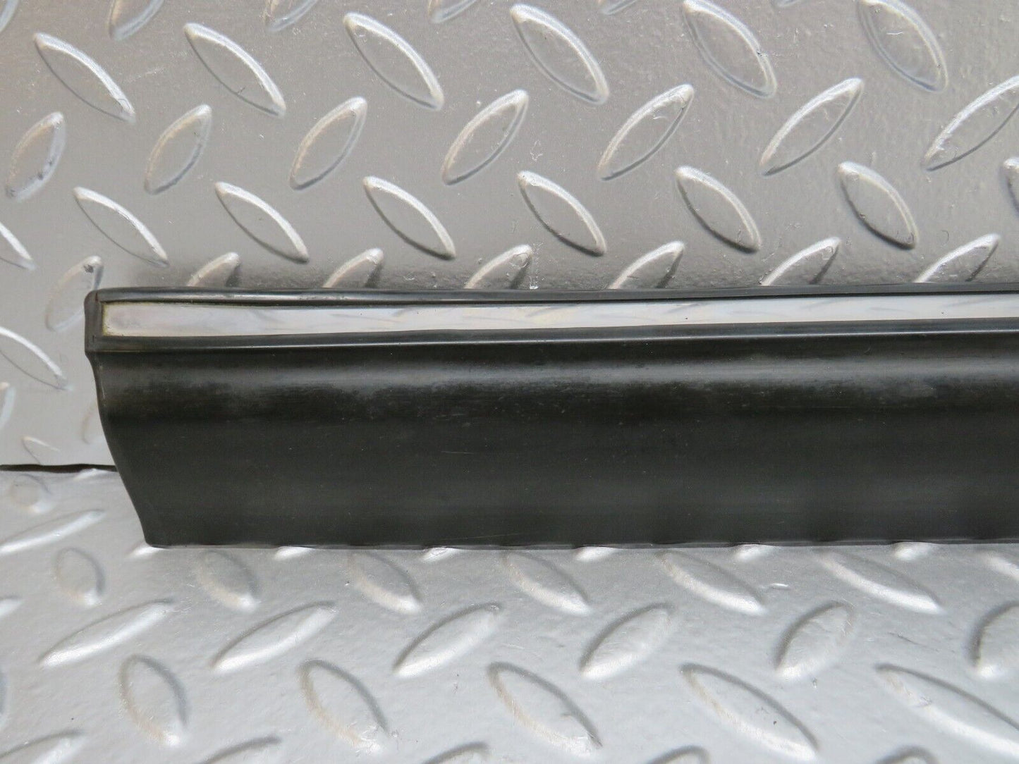 27899 Mercedes-Benz W123 280E Front Left Door Lower Moulding Trim