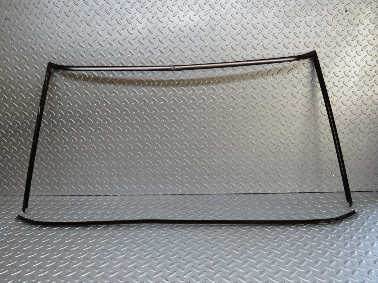 36514 Mercedes-Benz W201 190E Rear Windscreen Frame