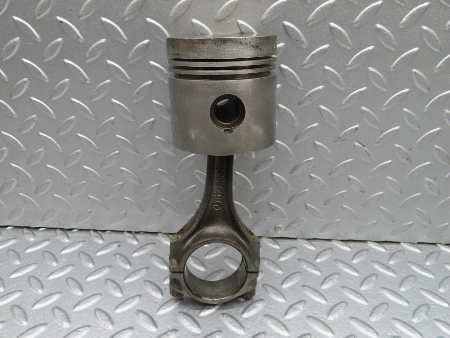 18099 Mercedes-Benz W123 200 Piston With Connecting Rod 86.00 mm