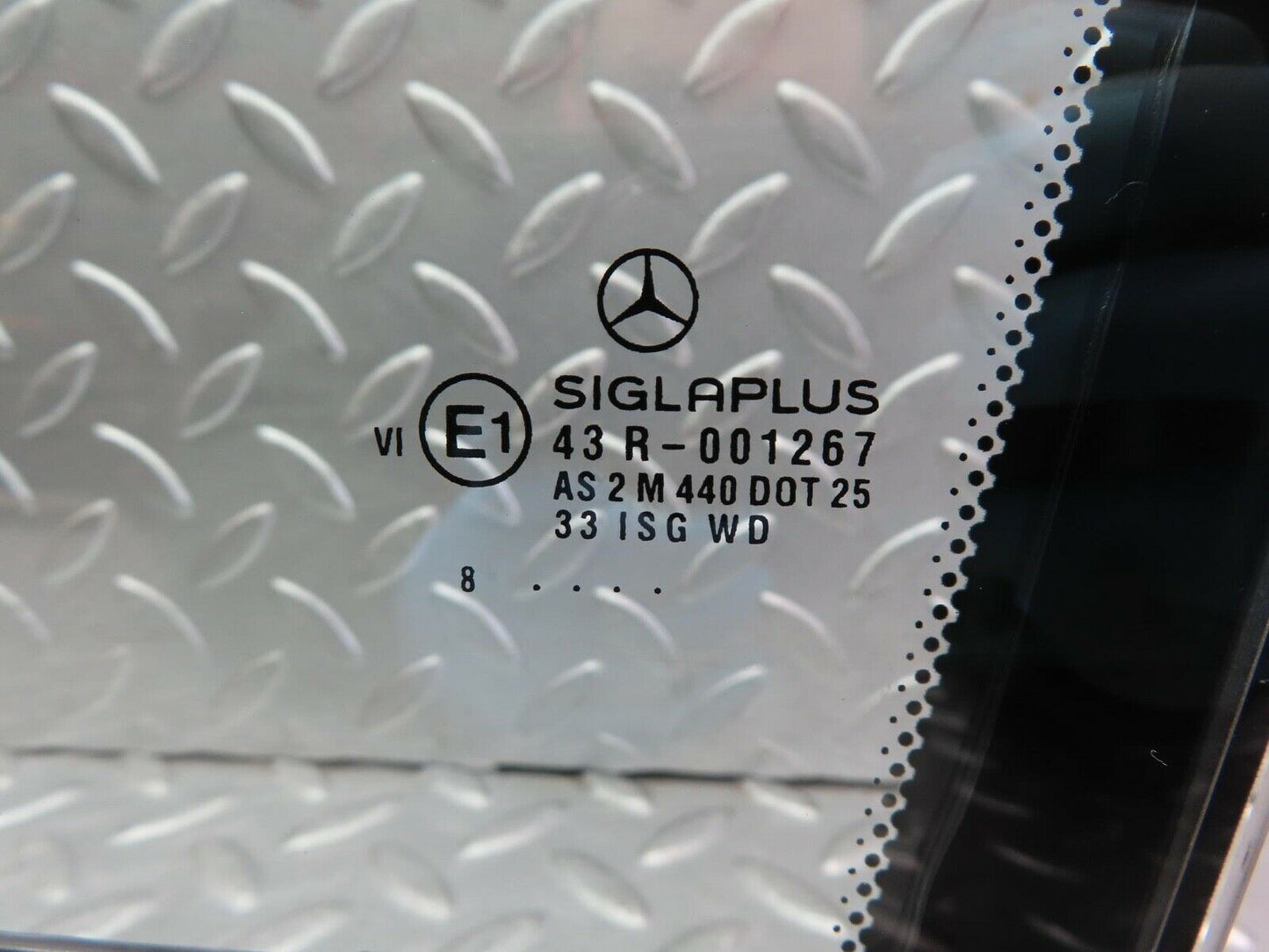 15165 Mercedes-Benz W140 S320 Front Left Door Double Window Glass